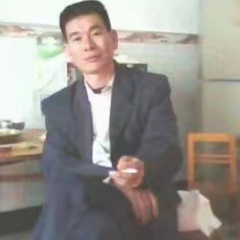 阳光照耀的第一张照片--来宾闪婚服务中心