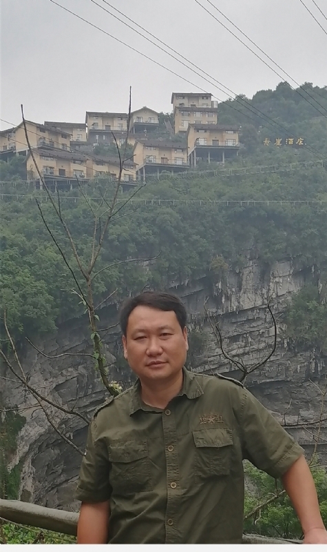 迷彩人生的第一张照片--来宾闪婚服务中心
